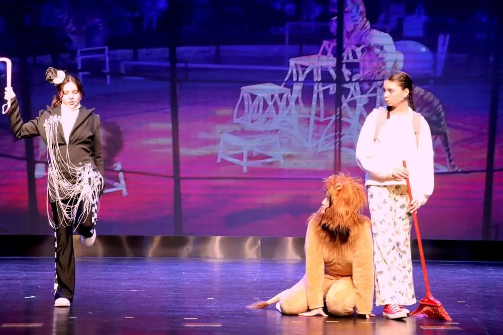 SIS Secondary School Drama Presents: Liongirl ｜坚韧不屈的狮子女孩