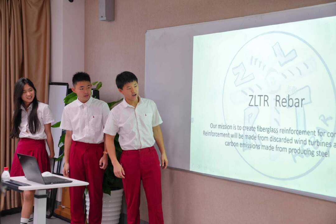 新加坡南洋华侨中学董事长谢南极博士率代表团访问广州新侨学校