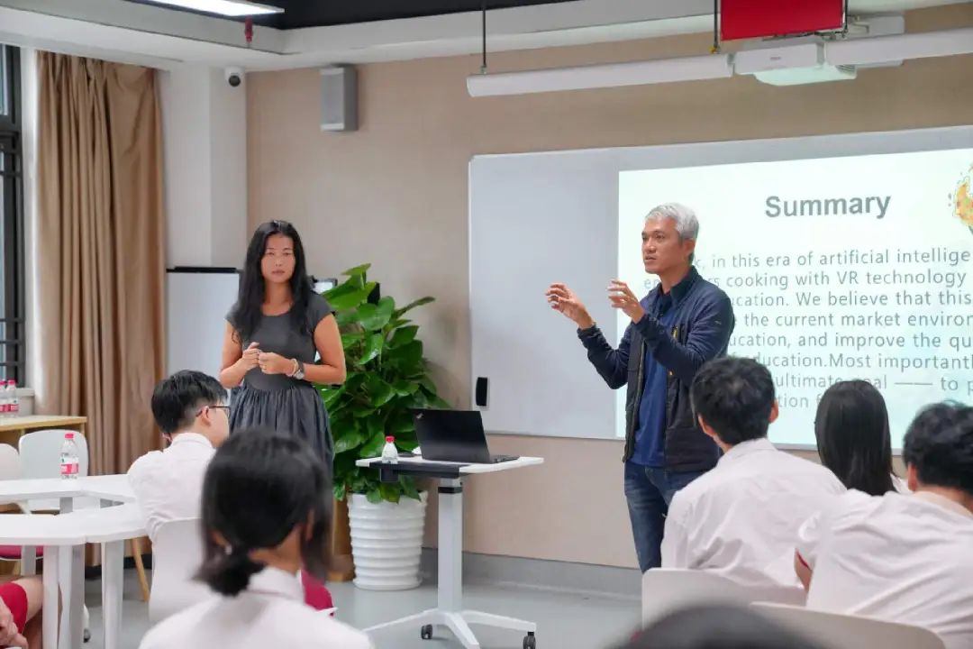 新加坡南洋华侨中学董事长谢南极博士率代表团访问广州新侨学校