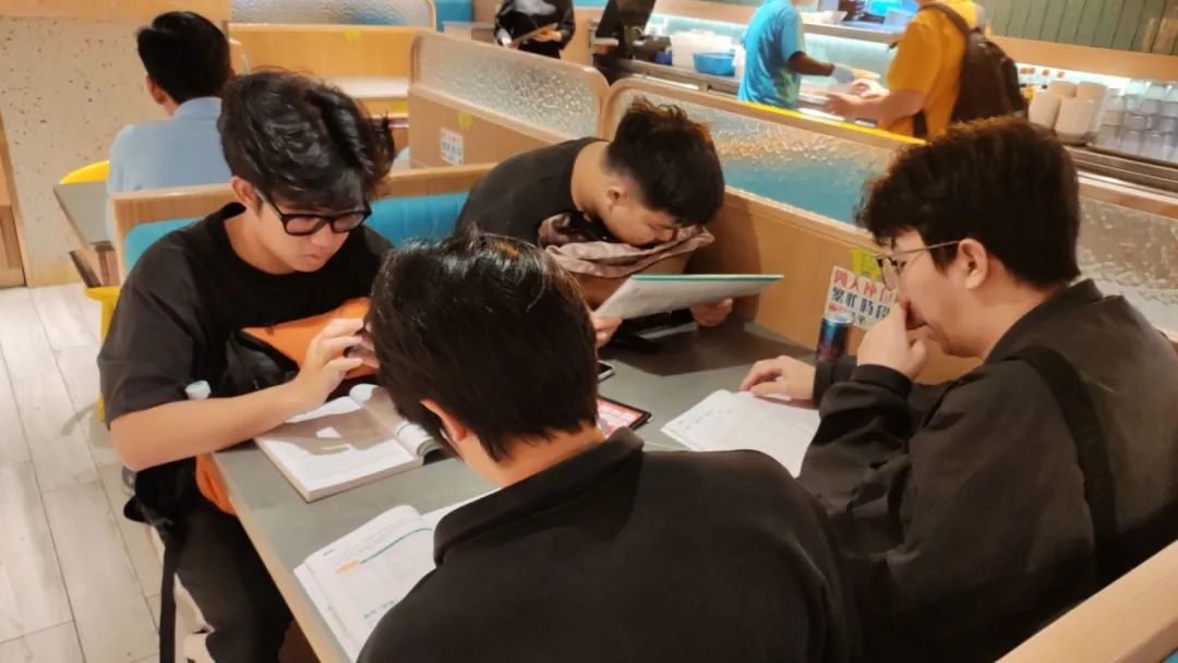青春征战告捷，人生落笔无悔——DSE12年级香港高考纪实