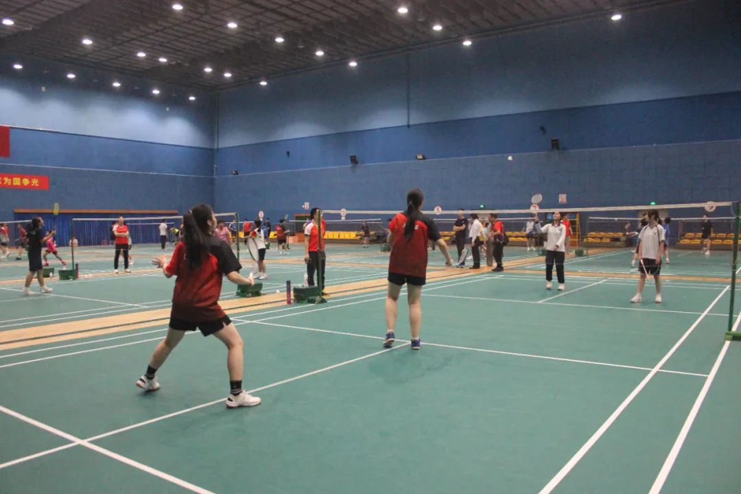 Badminton Exchange Programme  |  东莞ASJ与姐妹校香港圣约教会坚乐中学开展学生羽毛球交流活动